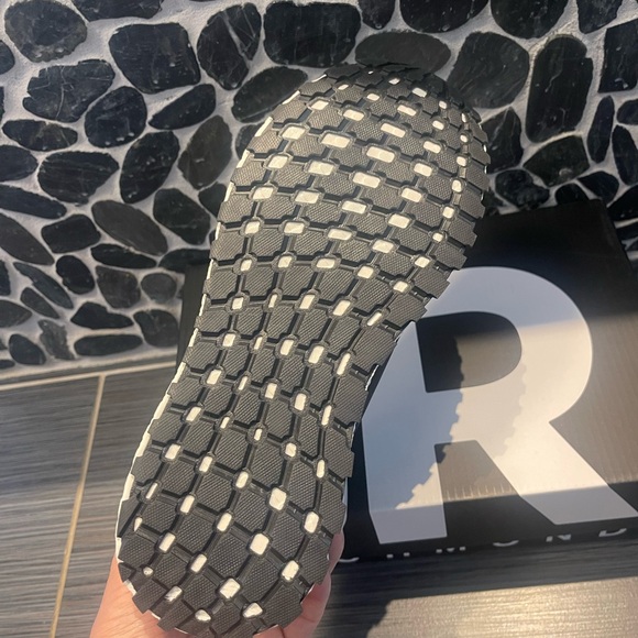 John Richmond embossed low top silver sneakers - Picture 6 of 13